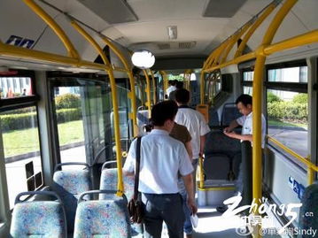 公共汽车高多少