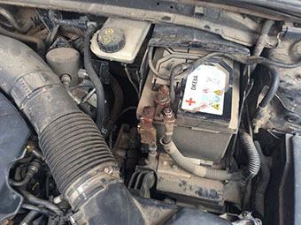 蒙迪欧汽车电瓶多少v