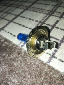 正常汽车近光灯多少w