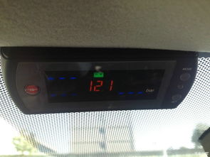 飞度汽车电压多少正常