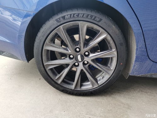 雪天汽车胎压多少