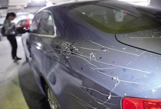 汽车油漆划伤赔偿多少