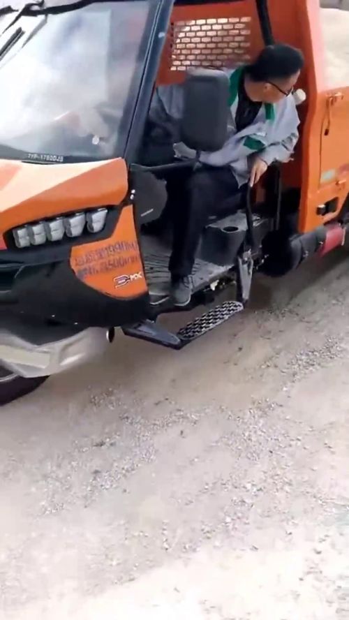 汽车拉多少吨沙