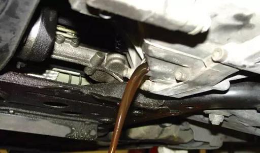 汽车自动油多少换