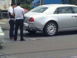 汽车被追尾收费多少