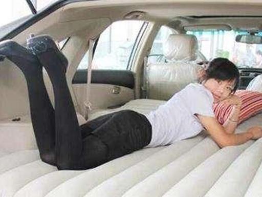 汽车后座多少厘米长