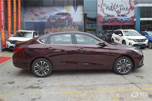 汽车中配首付多少