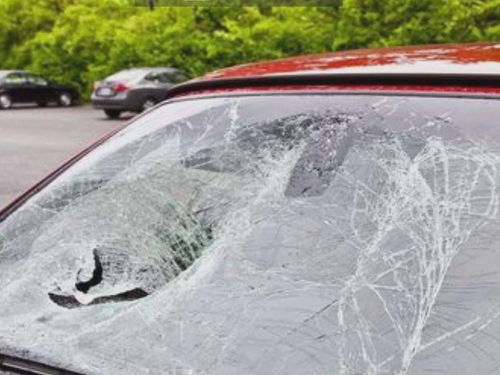 汽车挡风玻璃多少