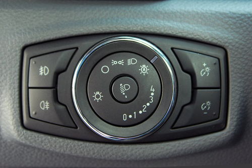 正常启动汽车多少转 正常启动汽车多少转