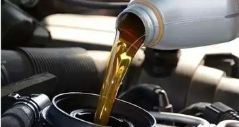 汽车机油多少为少