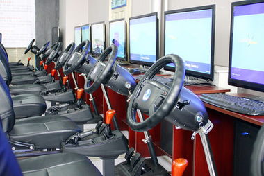 县城汽车店工资多少