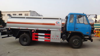 汽车油罐装多少吨