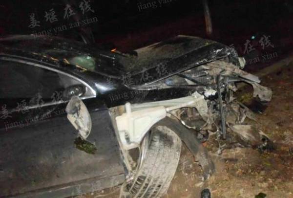 汽车出事故值多少