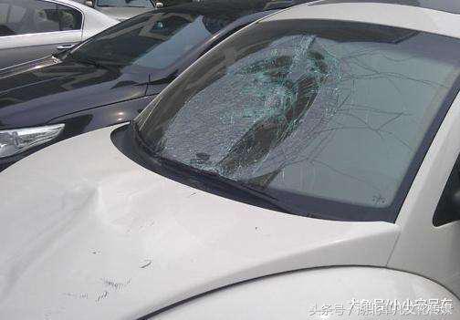 刮碰汽车赔多少