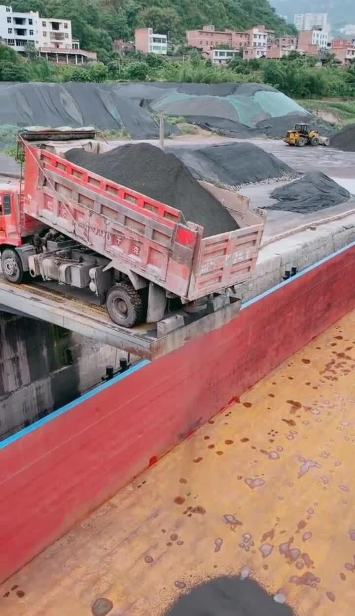 轮船满载汽车多少吨重 轮船满载汽车多少吨重