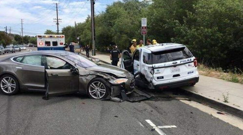 汽车撞到人赔多少