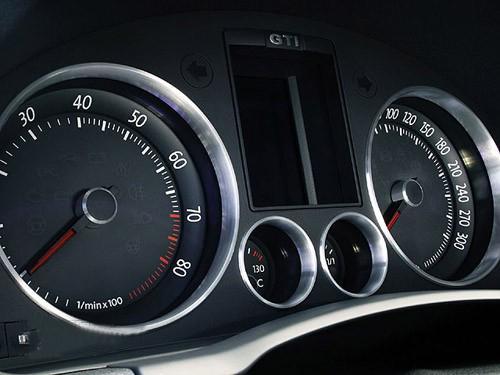 汽车转速多少度