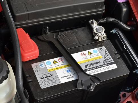 汽车电瓶能蓄电多少