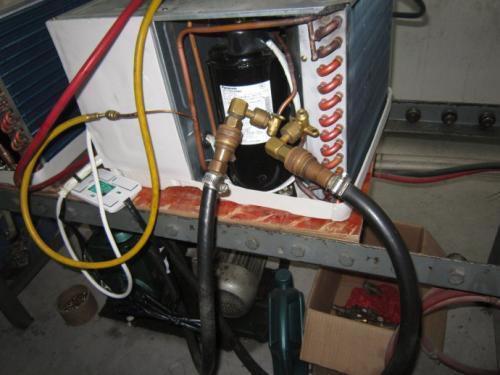 汽车冷媒低压多少psi