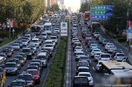 汽车高速堵车开多少