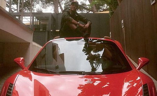 内马尔汽车有多少