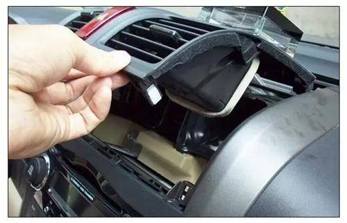 汽车空调多少高压