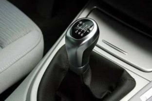 汽车2档开到多少 汽车2档开到多少