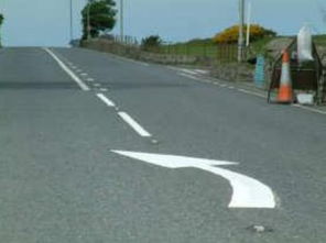 汽车车道多少宽度