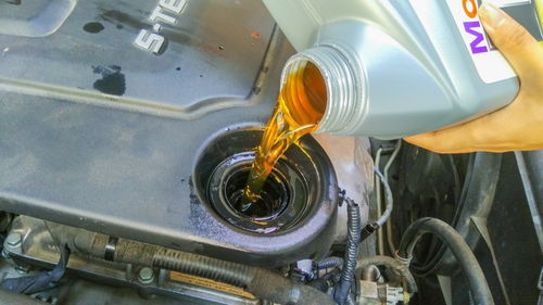 汽车机油粘稠多少合适